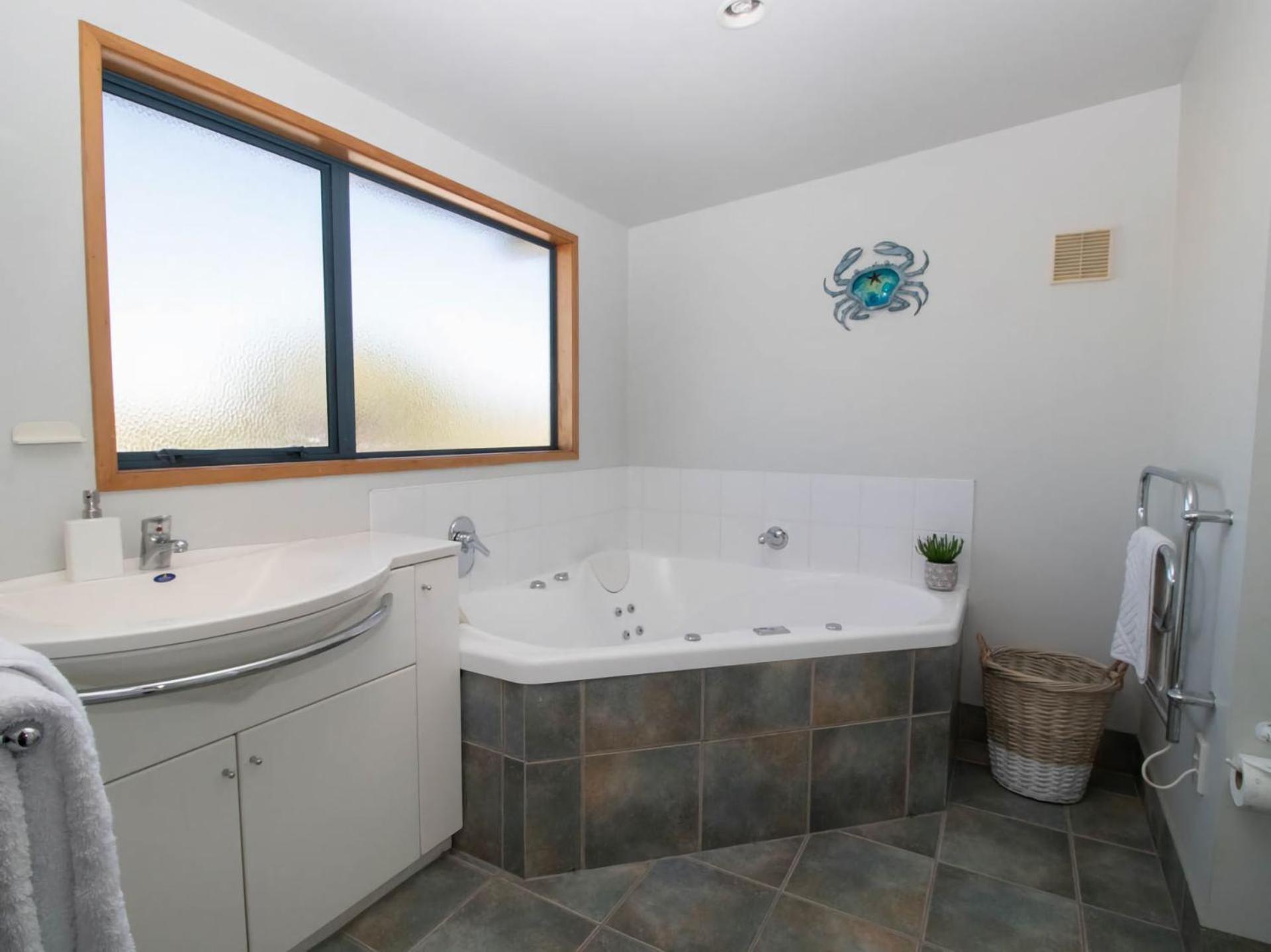 Beachfront Bliss On Wanaka Terrace Support Local Villa New Plymouth Exterior photo