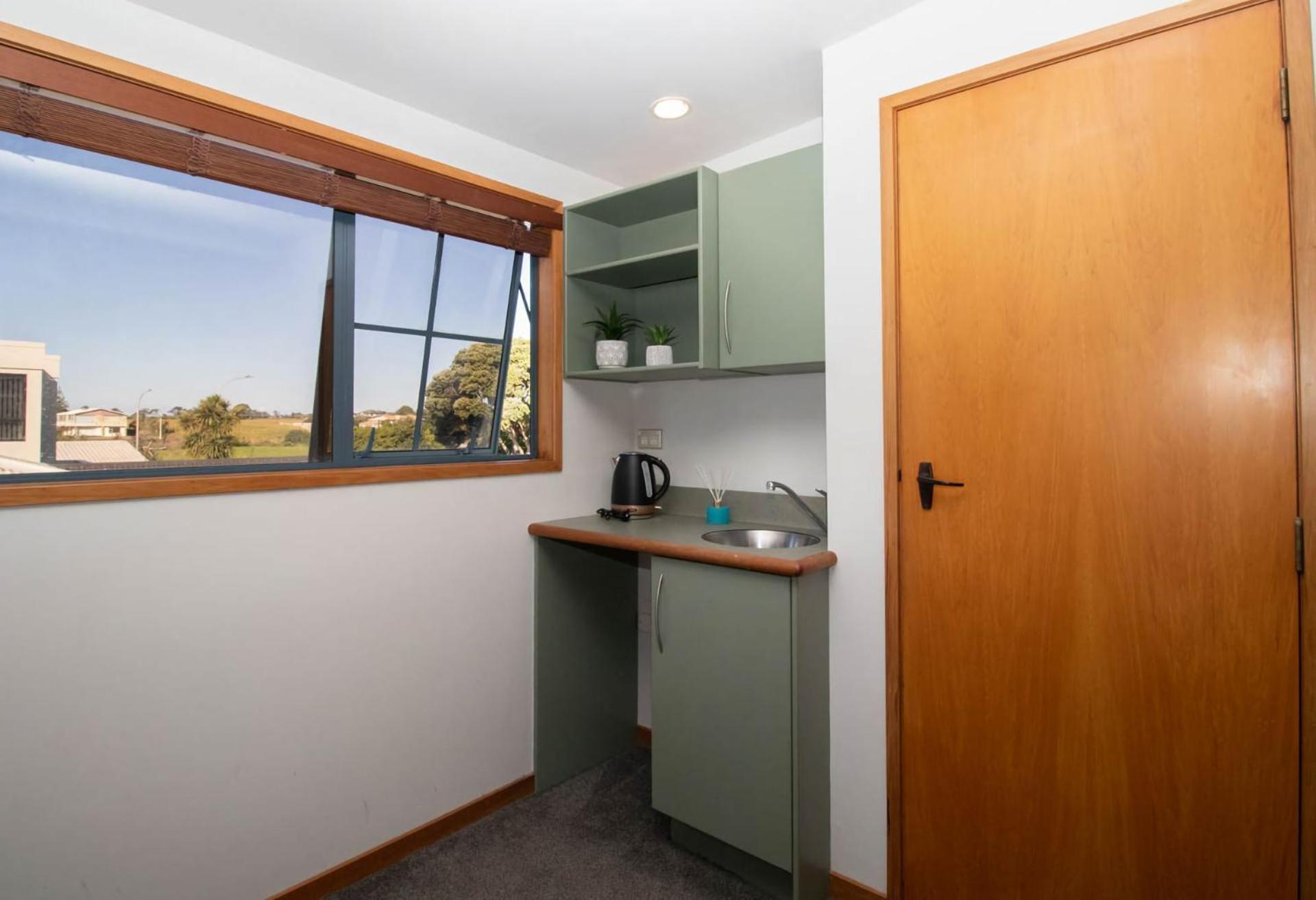 Beachfront Bliss On Wanaka Terrace Support Local Villa New Plymouth Exterior photo